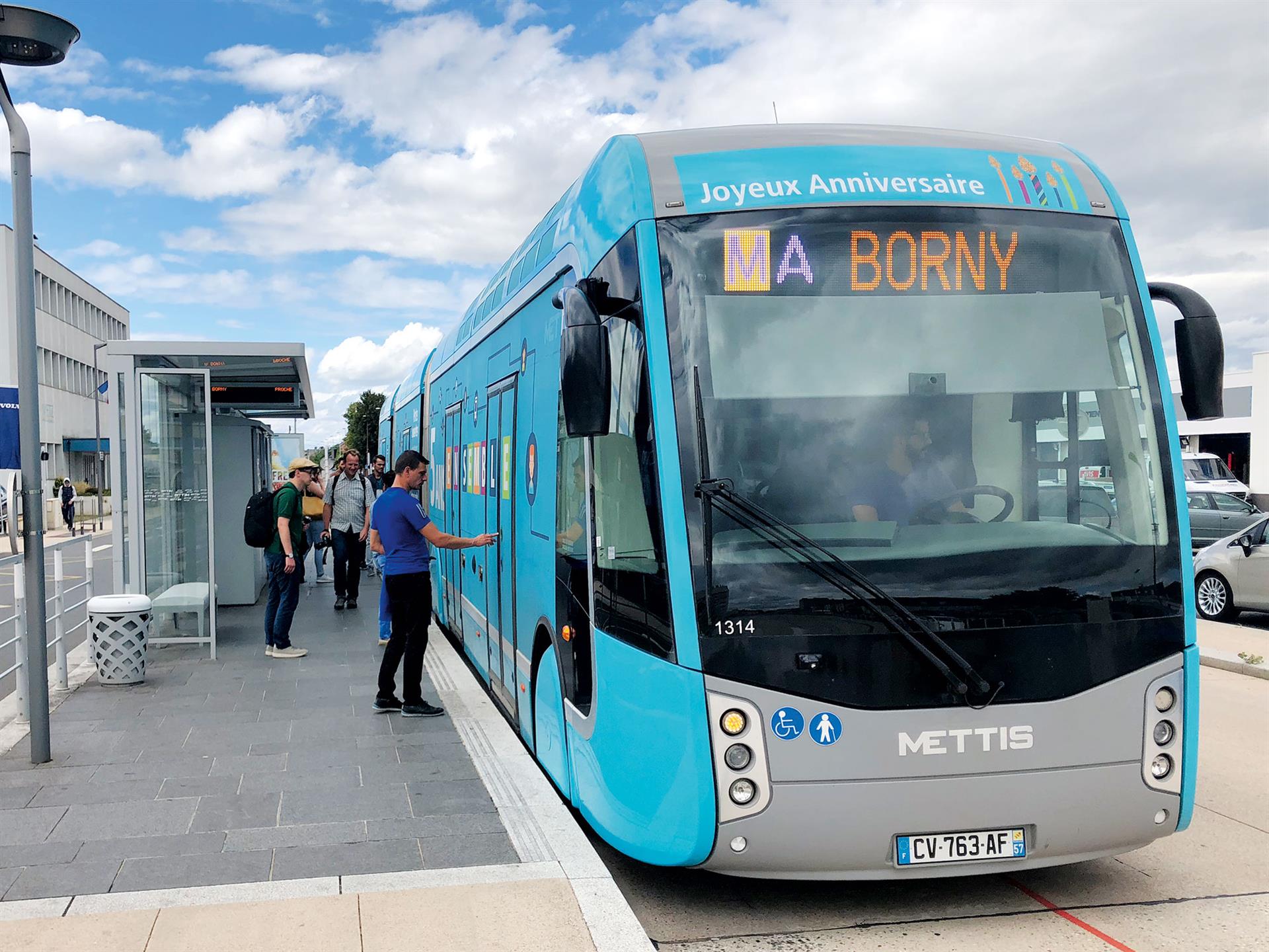 Busbahnen mit Tram-Image: Eine Reihe französischer Städte setzt auf diese Qualitätsbusse oder Busverkehrssysteme. Busse mit Stadtbahnqualität gibt es unter anderem in Metz ...